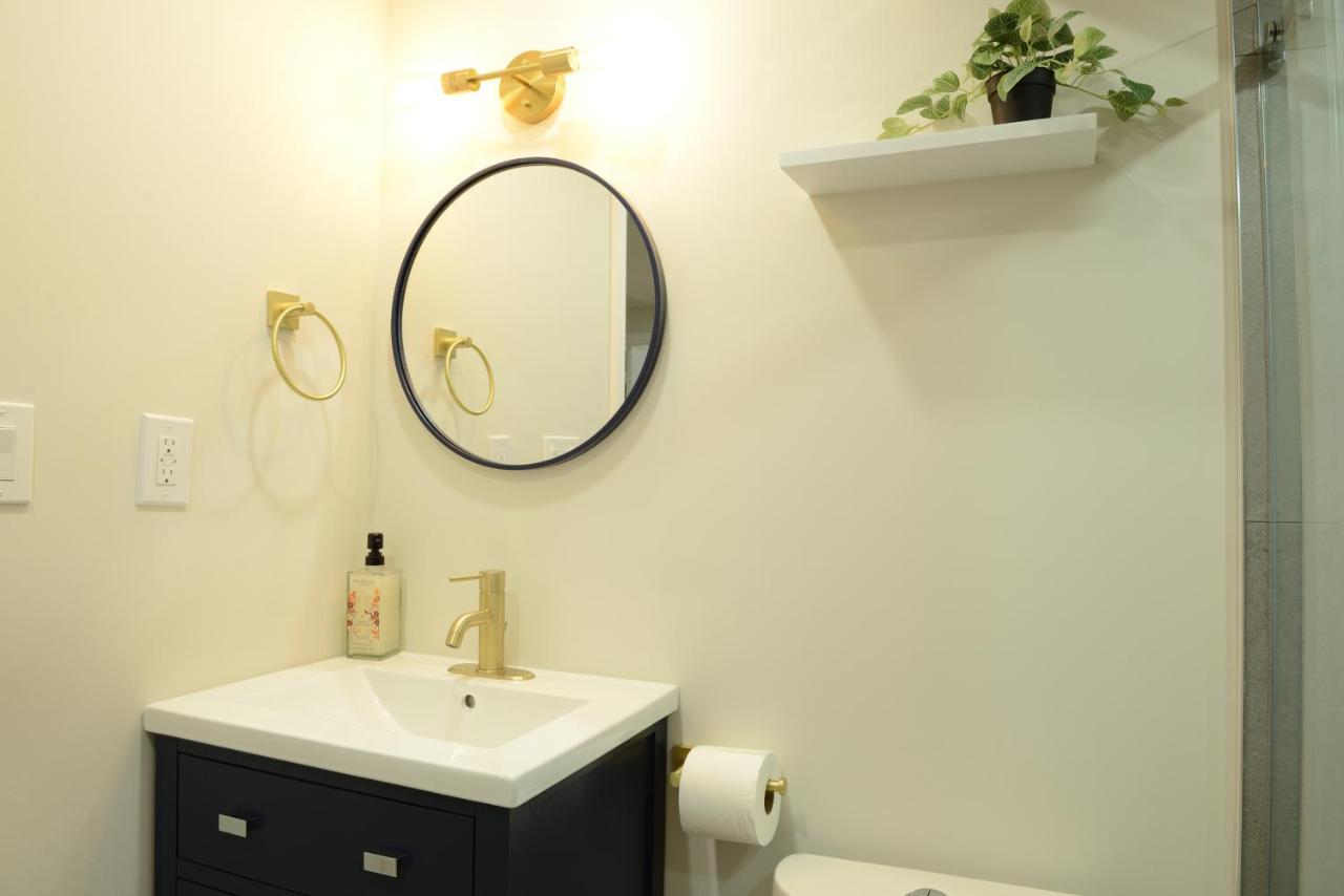 Spacious 2-Bed-Room Near Yonge & Major Mackenzie Richmond Hill Eksteriør bilde