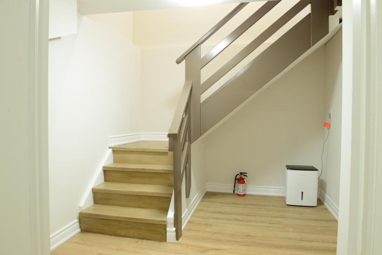 Spacious 2-Bed-Room Near Yonge & Major Mackenzie Richmond Hill Eksteriør bilde