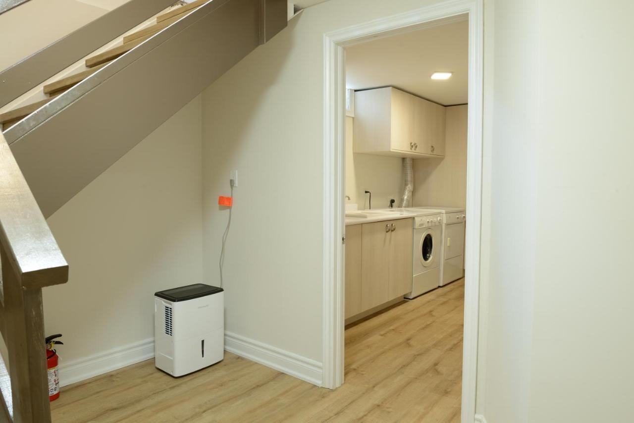 Spacious 2-Bed-Room Near Yonge & Major Mackenzie Richmond Hill Eksteriør bilde