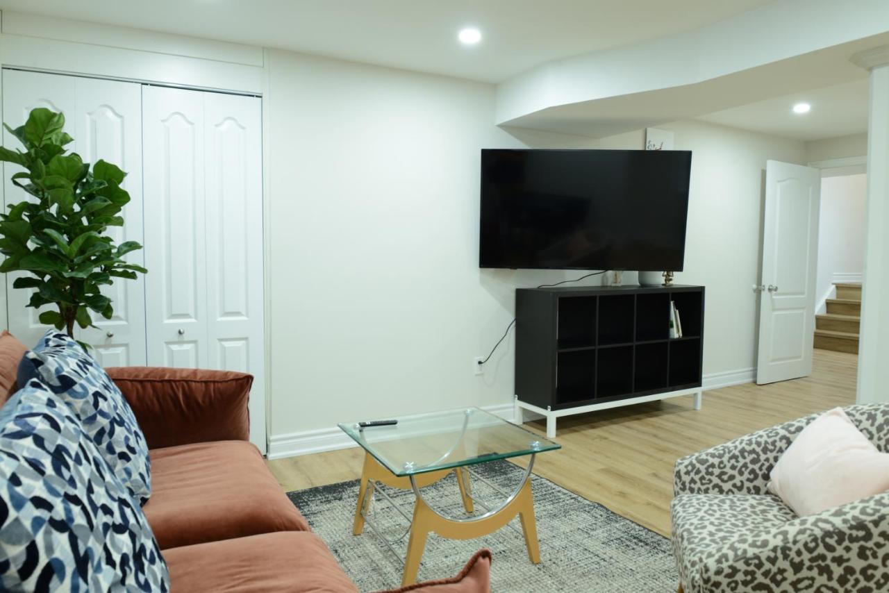Spacious 2-Bed-Room Near Yonge & Major Mackenzie Richmond Hill Eksteriør bilde