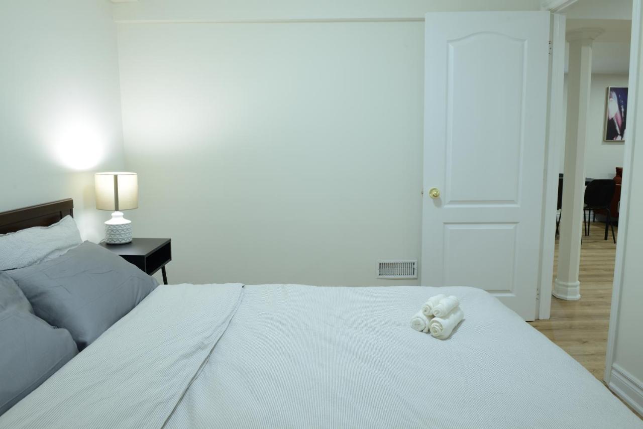 Spacious 2-Bed-Room Near Yonge & Major Mackenzie Richmond Hill Eksteriør bilde