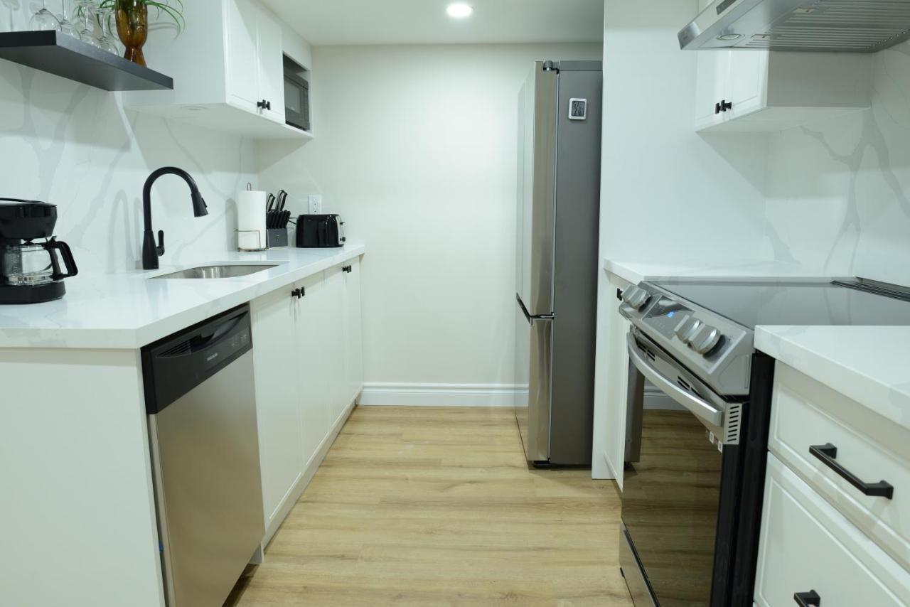 Spacious 2-Bed-Room Near Yonge & Major Mackenzie Richmond Hill Eksteriør bilde