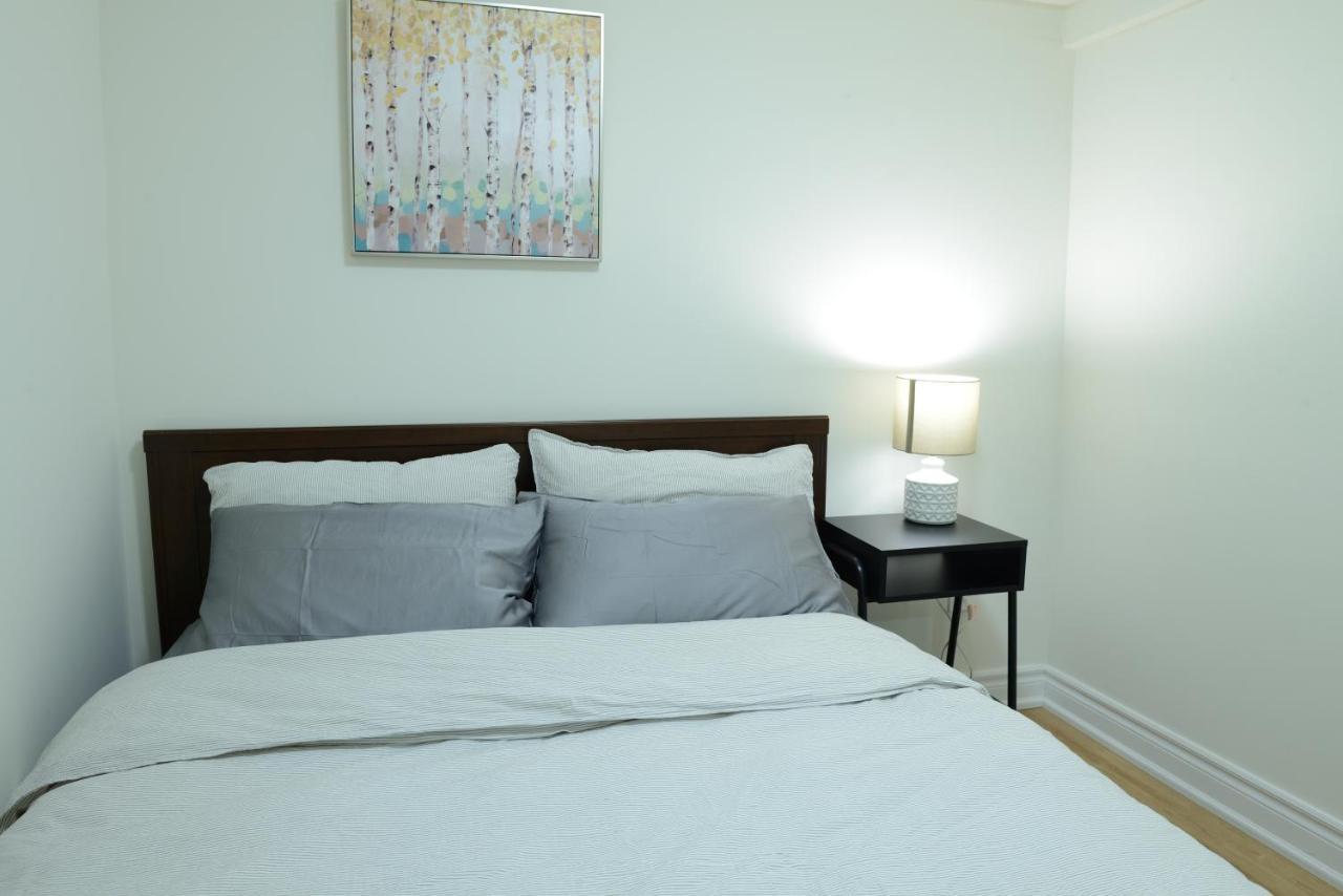 Spacious 2-Bed-Room Near Yonge & Major Mackenzie Richmond Hill Eksteriør bilde