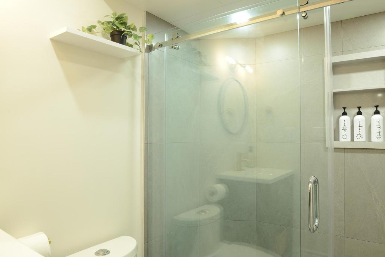 Spacious 2-Bed-Room Near Yonge & Major Mackenzie Richmond Hill Eksteriør bilde