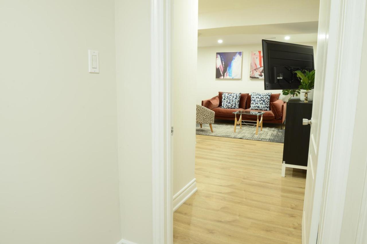 Spacious 2-Bed-Room Near Yonge & Major Mackenzie Richmond Hill Eksteriør bilde