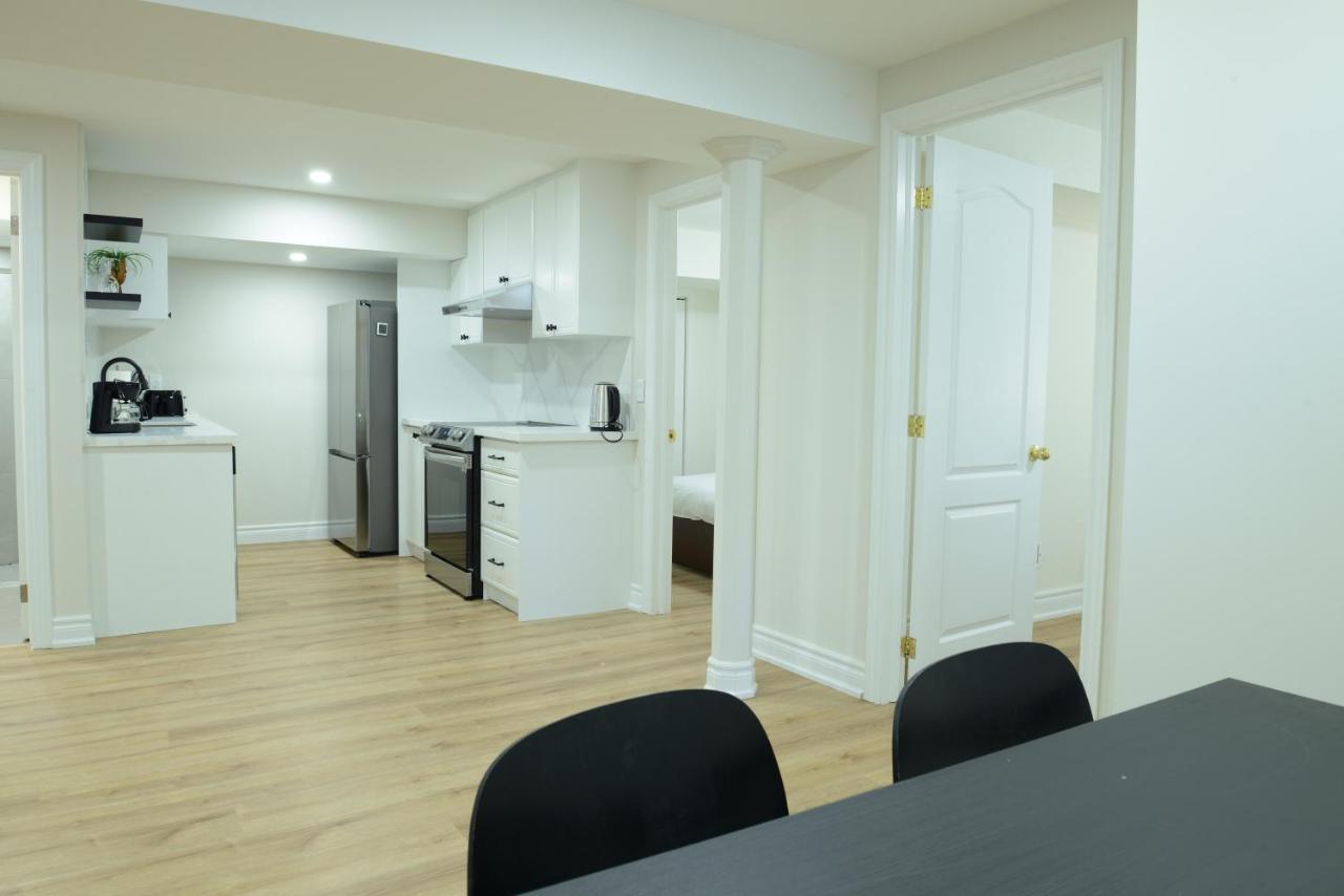Spacious 2-Bed-Room Near Yonge & Major Mackenzie Richmond Hill Eksteriør bilde