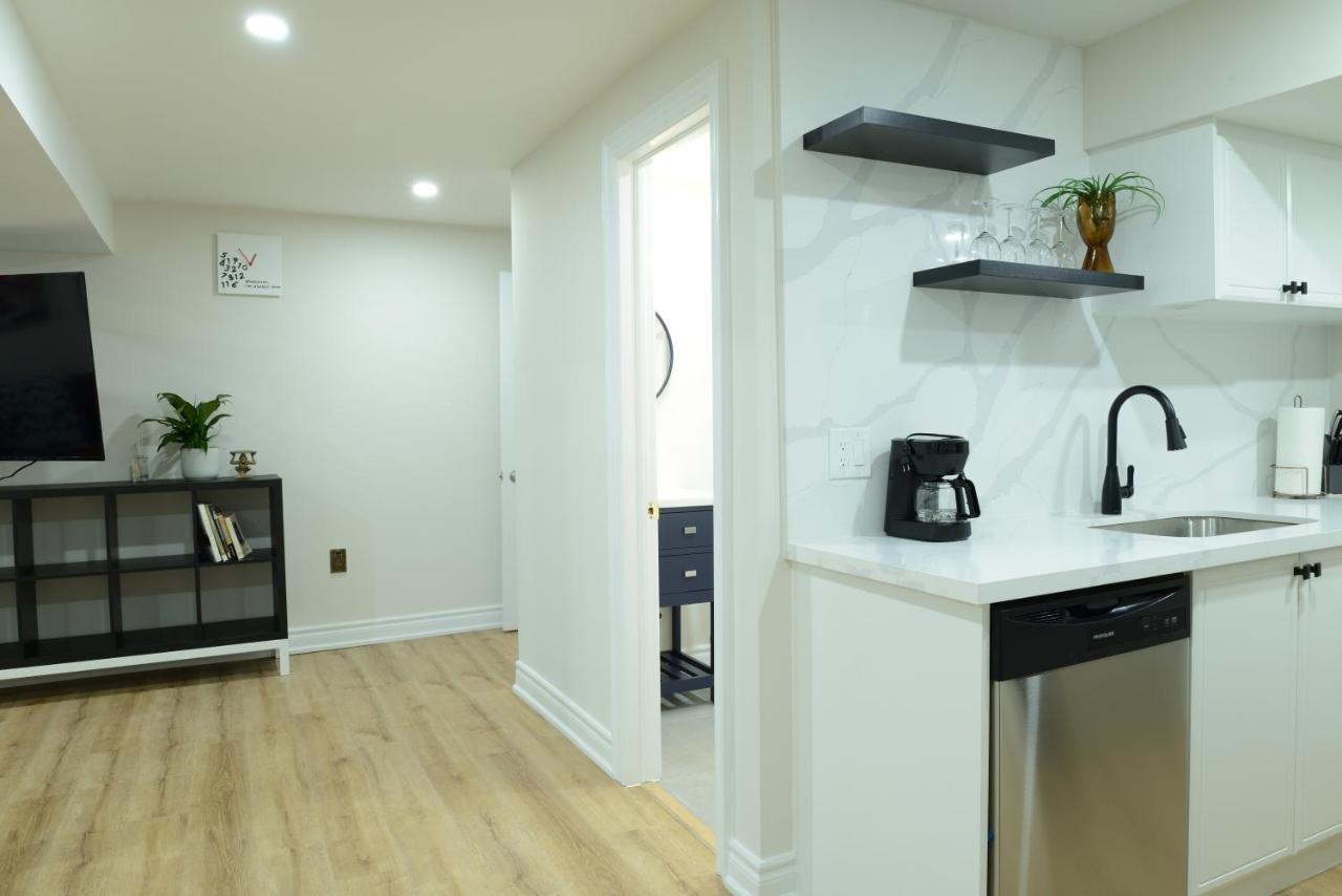 Spacious 2-Bed-Room Near Yonge & Major Mackenzie Richmond Hill Eksteriør bilde