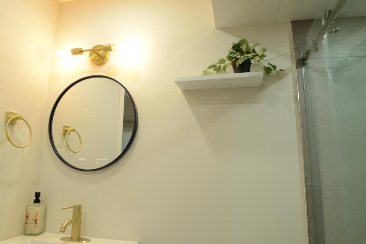 Spacious 2-Bed-Room Near Yonge & Major Mackenzie Richmond Hill Eksteriør bilde