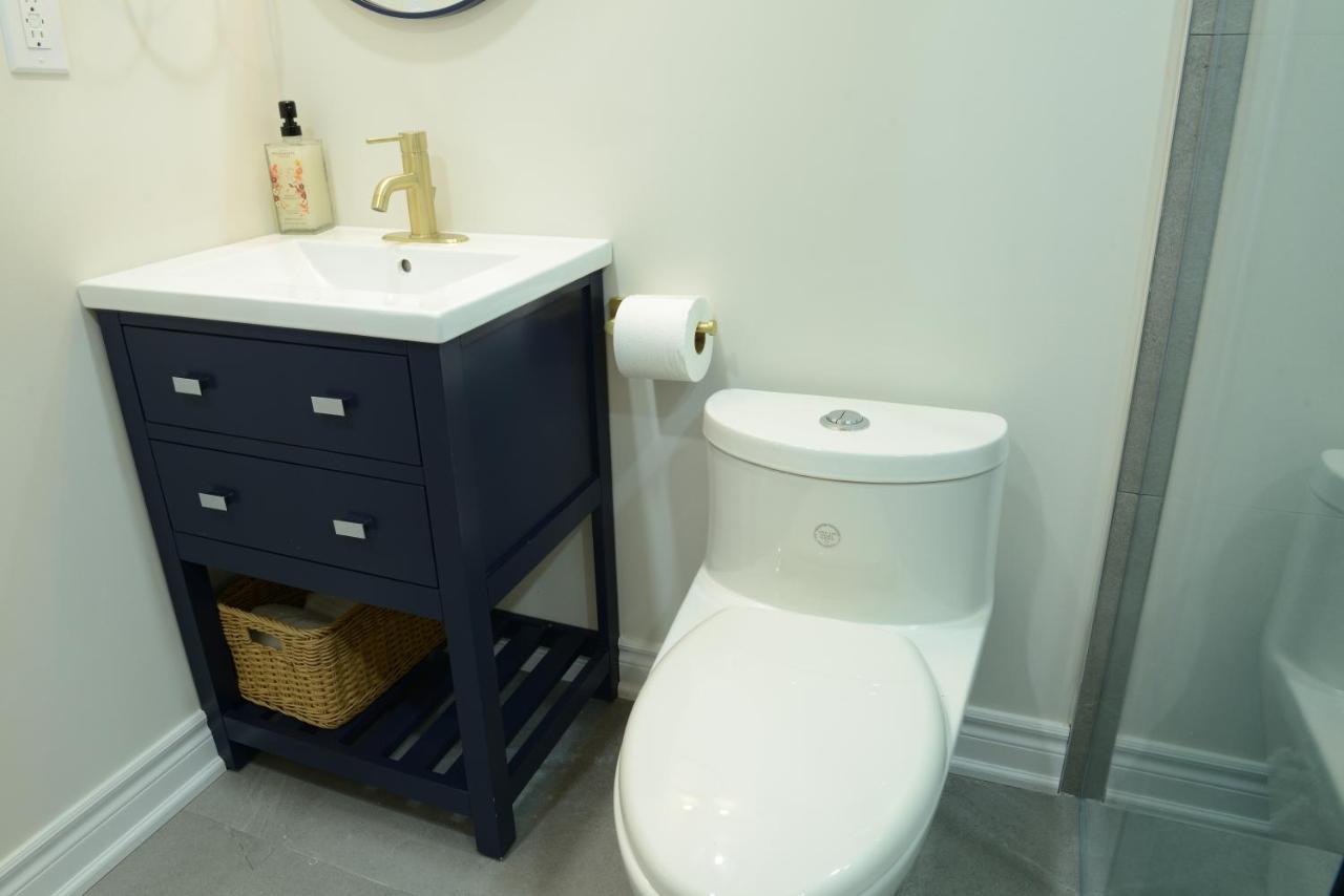 Spacious 2-Bed-Room Near Yonge & Major Mackenzie Richmond Hill Eksteriør bilde